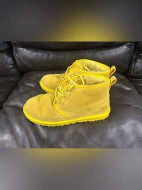 Women's: UGG Neumel Chukka Boots Yellow Suede Canary 1094269 Women's Size 10